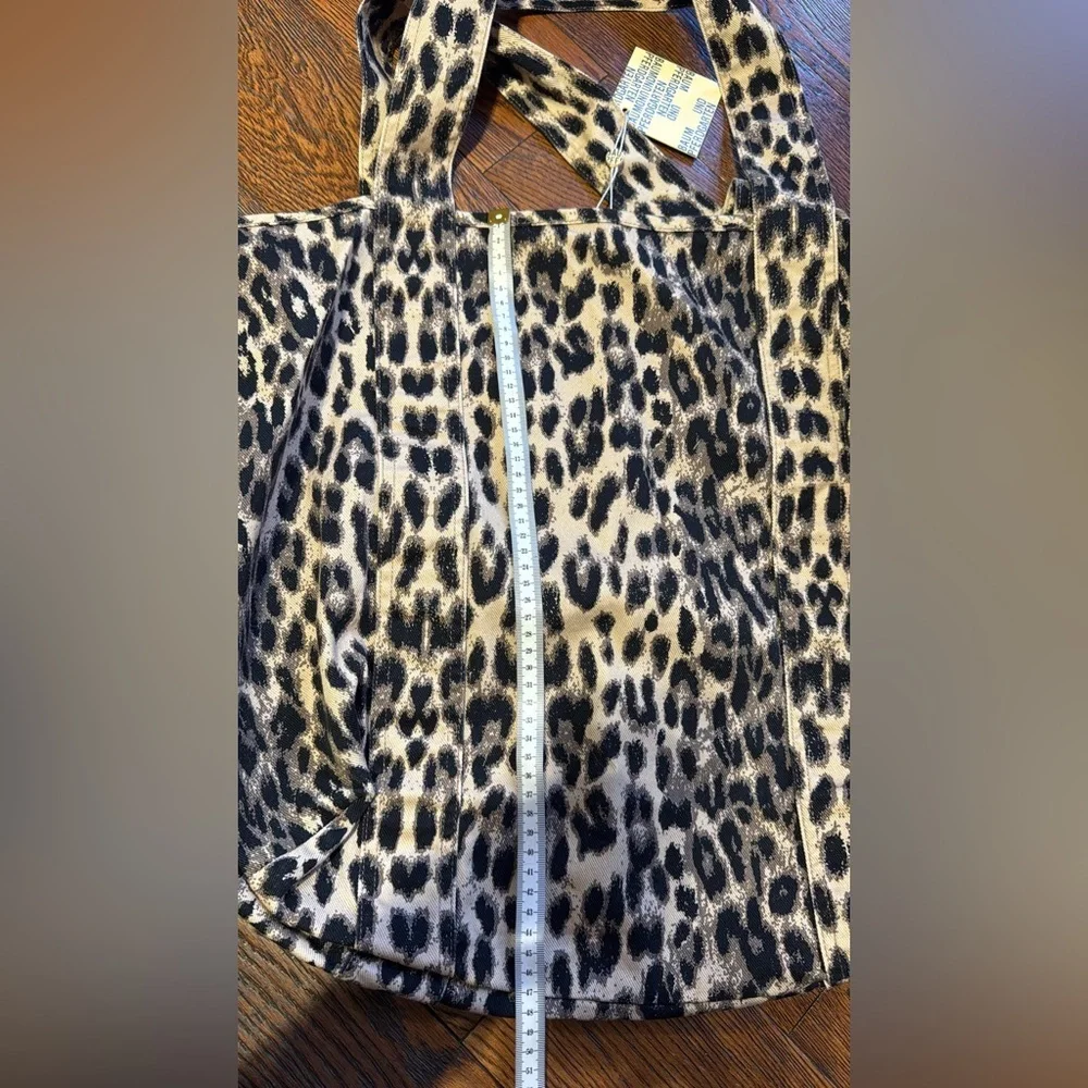 Leopard Print large Canvas Tote Bag - Beige/Black Baum und pferdgarten